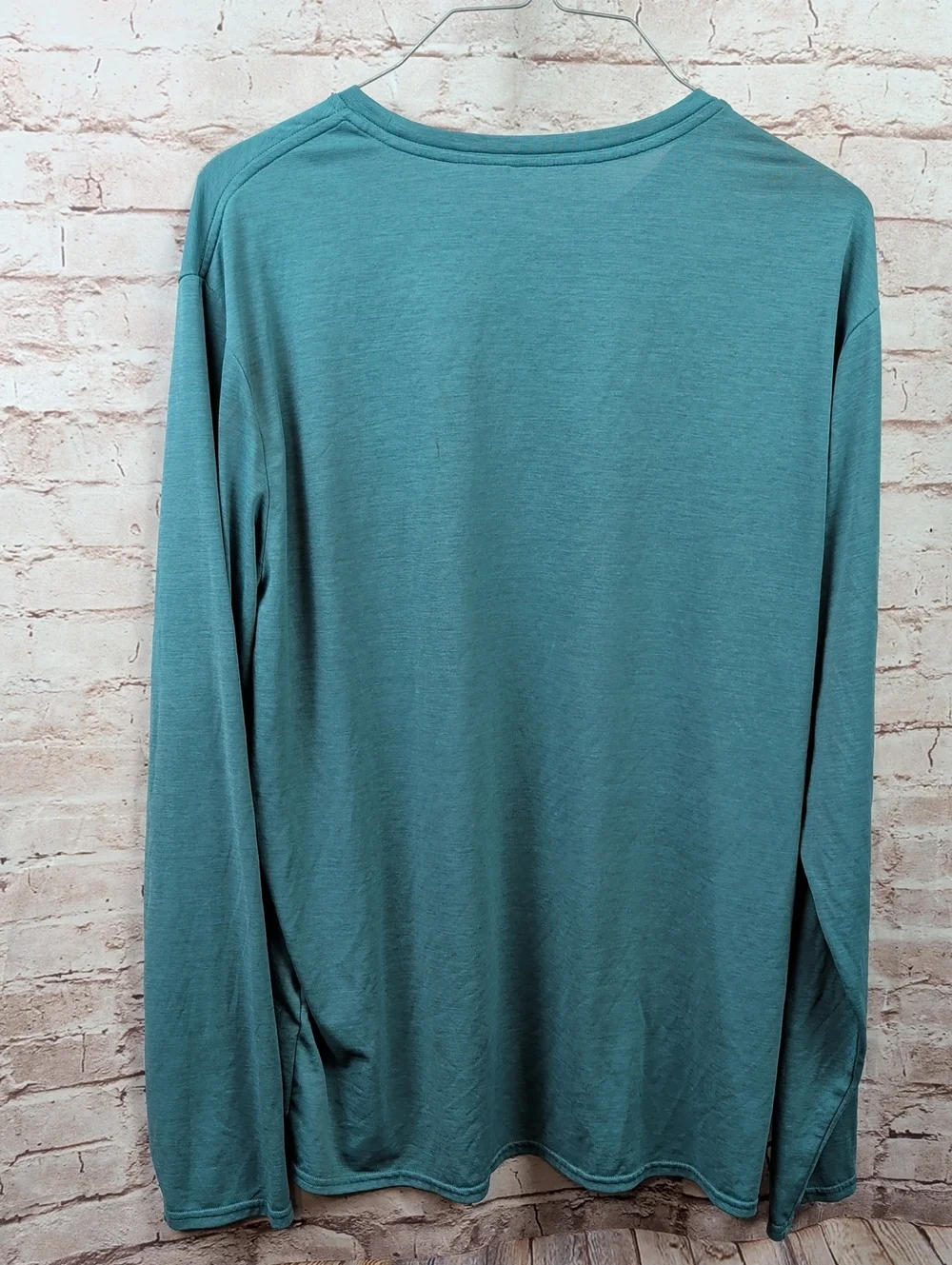 Patagonia Men's Long Sleeve Performance Shirt  Green Logo Large